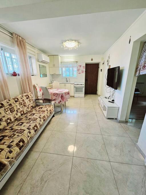 Almond Tree View Apartment Jerusalem Exterior photo
