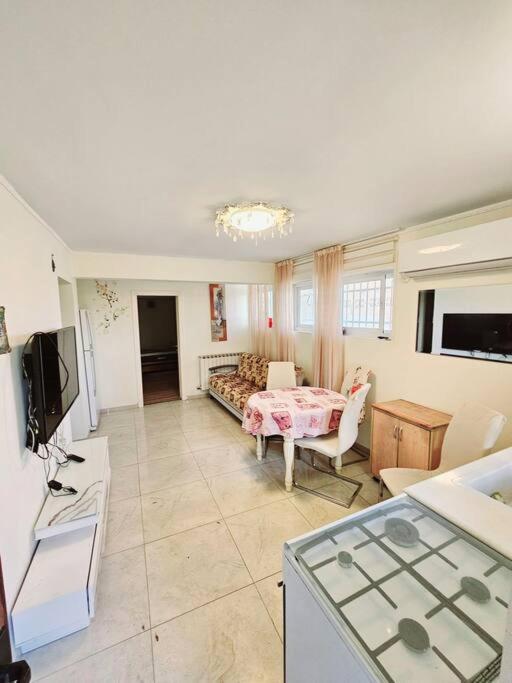 Almond Tree View Apartment Jerusalem Exterior photo